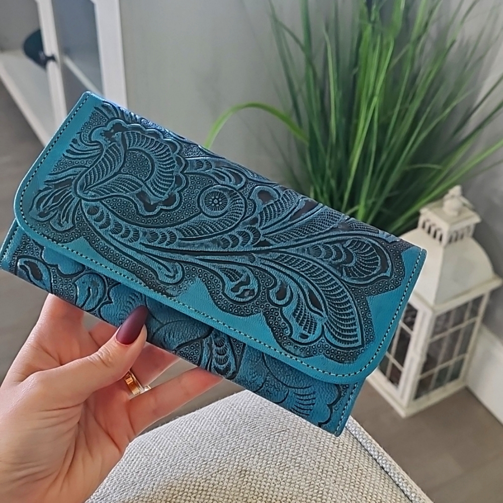NWOT Handtooled Western Blue & Black Floral Long wallet